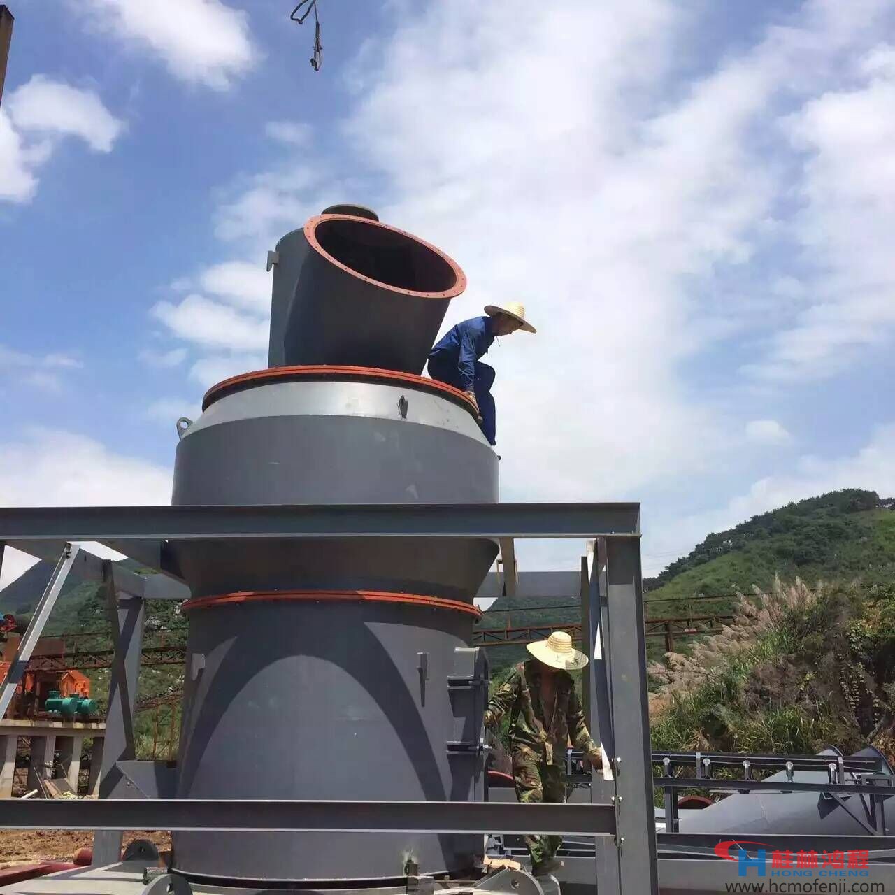 桂林鴻程，大型縱擺磨粉系統(tǒng)，HC1700，HCH980，賀州，碳酸鈣，磨粉機(jī)