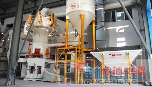 伊利石制粉設(shè)備 超細磨粉機 超細粉立磨 立磨 桂林鴻程環(huán)保磨粉機:HLMX超細立式磨粉機