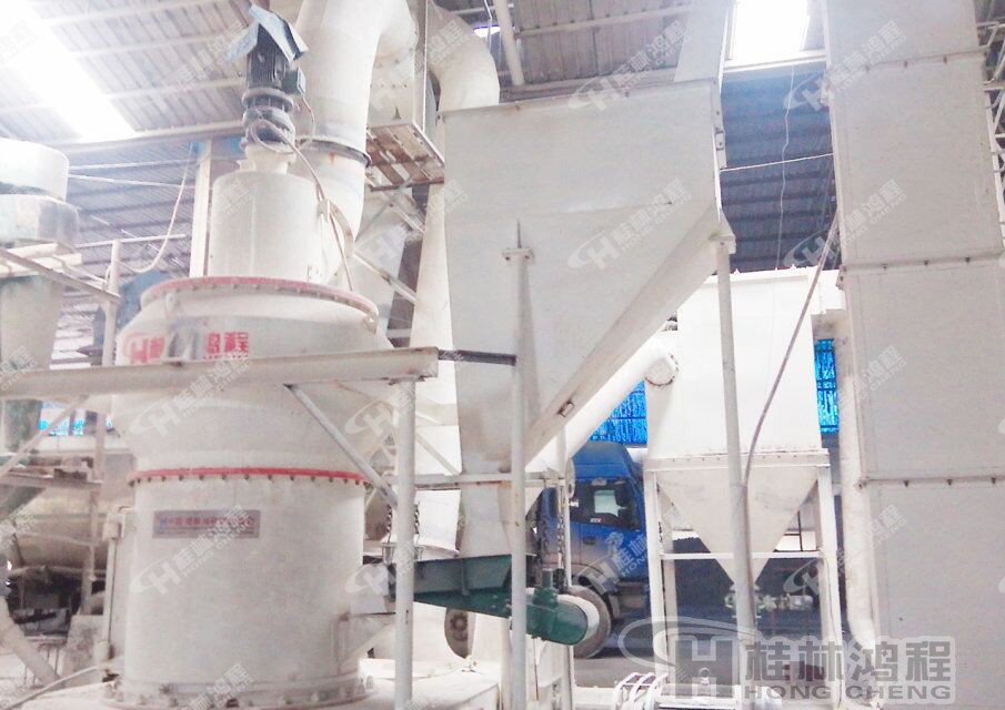 白云石雷蒙磨，白云石磨粉機(jī)，白云石破碎機(jī)，出粉細(xì)度達(dá)80-600目