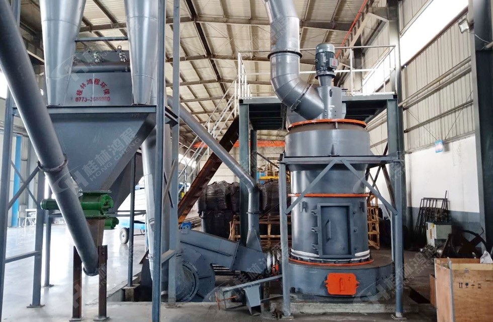 高嶺土粗磨粉設備R型雷蒙磨粉機 產(chǎn)量達3噸 高嶺土粗磨粉設備鴻程R型雷蒙磨粉機 產(chǎn)量達3噸