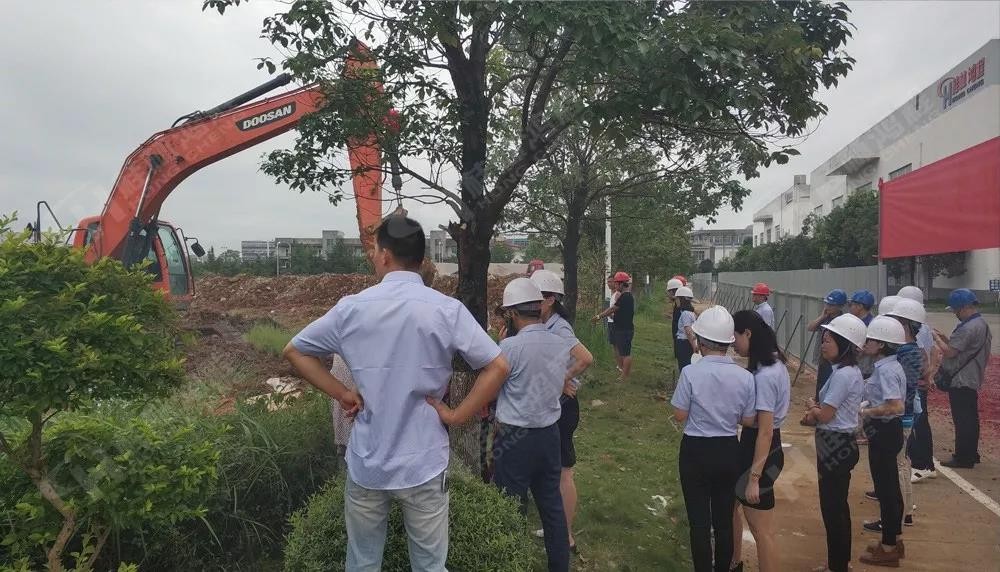 桂林鴻程機電設(shè)備有限公司廠區(qū)2#生產(chǎn)廠房開工大吉！