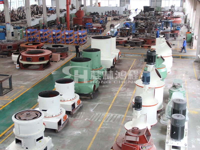 小型礦石磨粉機(jī)在哪里能買到？ 到桂林鴻程磨粉機(jī)生產(chǎn)基地