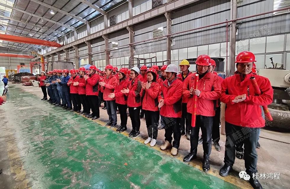 里程碑！桂林鴻程自主研發(fā)HC3000全球大型雷蒙磨正式投入市場！